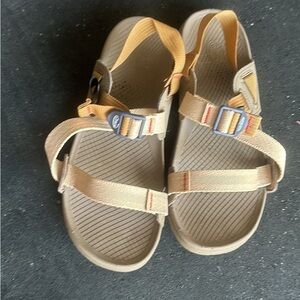Women’s Size 8 Chacos